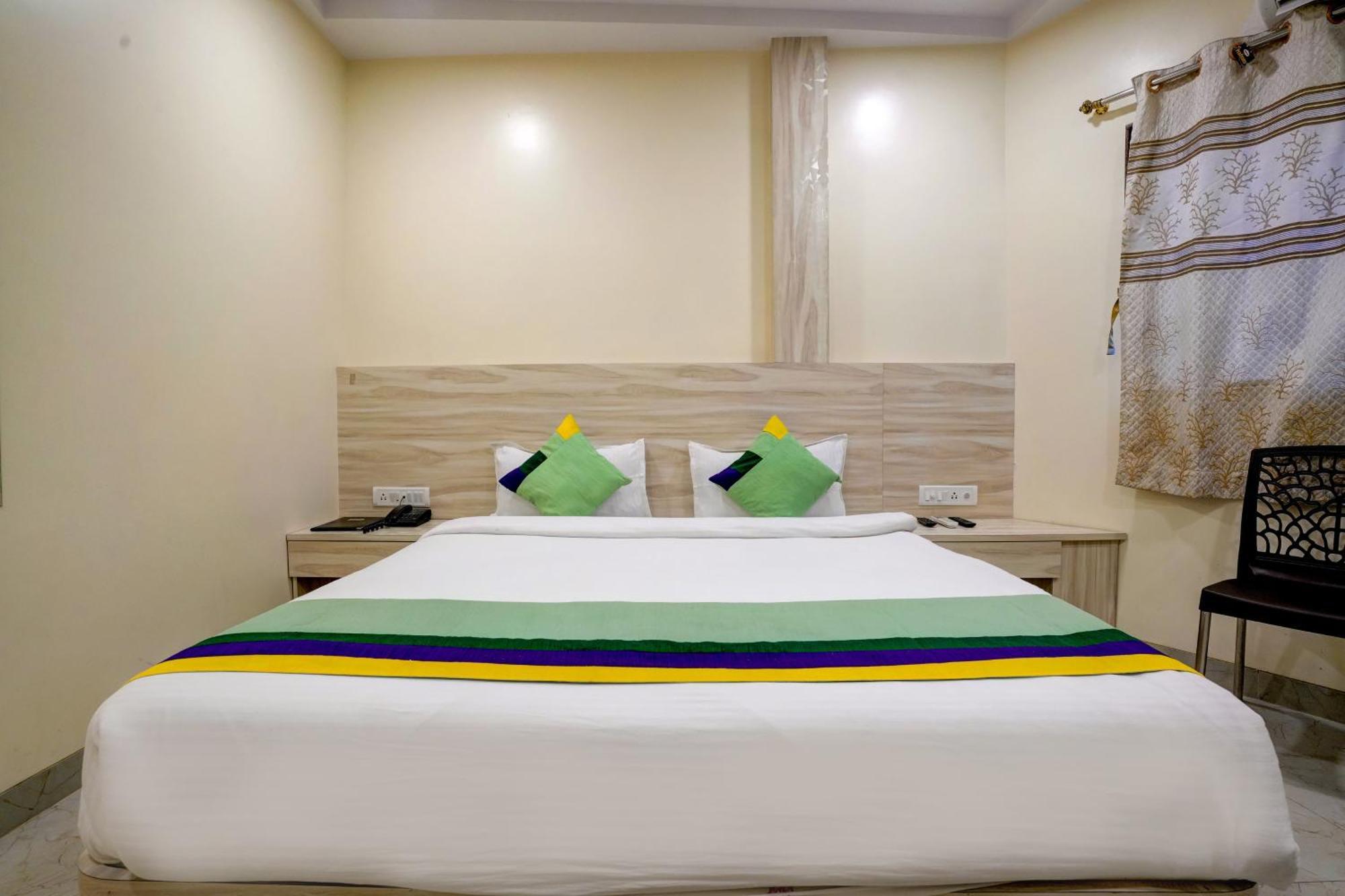 The Kiwwi Hotel ムンバイ エクステリア 写真